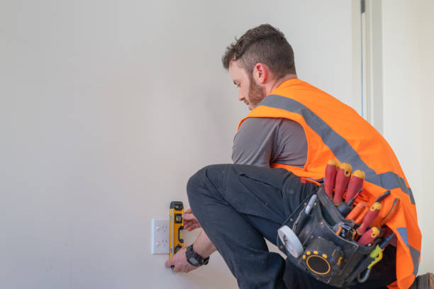 Best Licensed Electrician  in Fincastle, TN